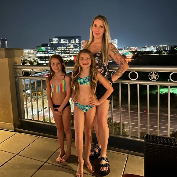 Meet your posher Jessica - Picture 14 of 16